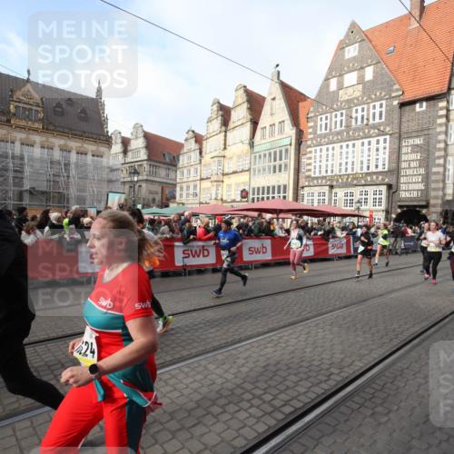 05.10.2025 - 20. swb-Marathon Bremen Yannick Fuchs http://msf.ph/oto/9308096 05.10.2025 11:01:42 Ziel 9278, 9432, 10026, 10030, 10056, 10324, 10562, 11223, 11463, 11732, 11733 meine-sportfotos.de