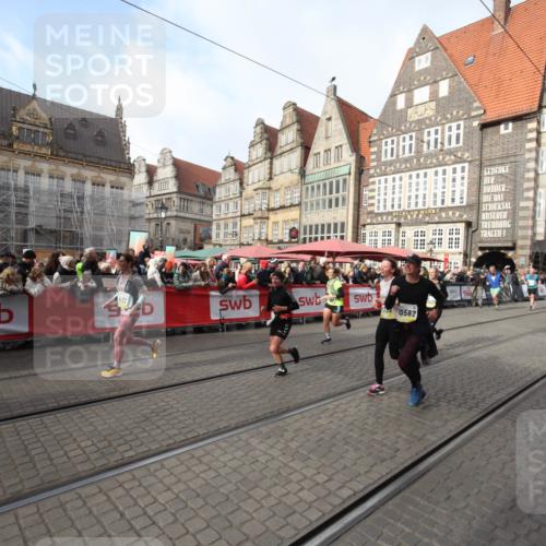 05.10.2025 - 20. swb-Marathon Bremen Yannick Fuchs http://msf.ph/oto/9308101 05.10.2025 11:01:44 Ziel 9269, 9294, 9432, 9782, 10026, 10370, 10562, 11463, 11732, 11733 meine-sportfotos.de