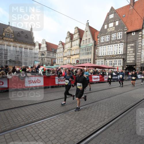 05.10.2025 - 20. swb-Marathon Bremen Yannick Fuchs http://msf.ph/oto/9308113 05.10.2025 11:01:48 Ziel 9189, 9269, 9294, 9782, 10004, 10370, 10903, 10904 meine-sportfotos.de