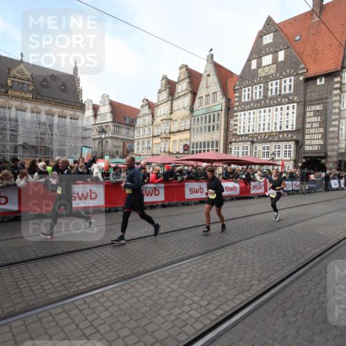 05.10.2025 - 20. swb-Marathon Bremen Yannick Fuchs http://msf.ph/oto/9308121 05.10.2025 11:01:50 Ziel 9189, 9294, 10004, 10370, 10903, 10904 meine-sportfotos.de