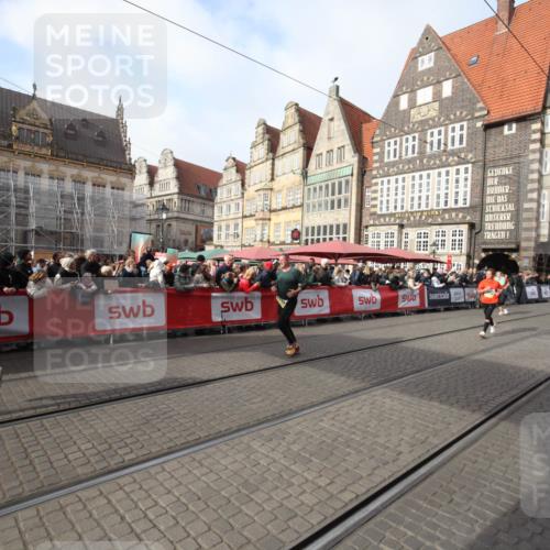 05.10.2025 - 20. swb-Marathon Bremen Yannick Fuchs http://msf.ph/oto/9308160 05.10.2025 11:02:19 Ziel 10130, 11340, 11454, 11646 meine-sportfotos.de