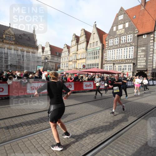 05.10.2025 - 20. swb-Marathon Bremen Yannick Fuchs http://msf.ph/oto/9308181 05.10.2025 11:02:35 Ziel 9468, 9647, 9707, 9802, 9839, 10033, 10595, 10598, 10615, 11110, 11160, 11537, 11538, 11711 meine-sportfotos.de