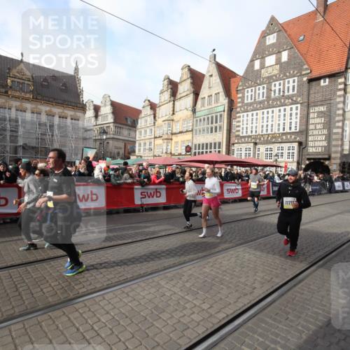 05.10.2025 - 20. swb-Marathon Bremen Yannick Fuchs http://msf.ph/oto/9308187 05.10.2025 11:02:37 Ziel 9468, 9647, 9802, 9839, 10033, 10595, 10598, 10615, 11110, 11160, 11711 meine-sportfotos.de