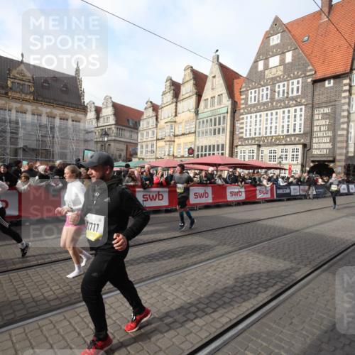05.10.2025 - 20. swb-Marathon Bremen Yannick Fuchs http://msf.ph/oto/9308191 05.10.2025 11:02:38 Ziel 9468, 9647, 10033, 10595, 10598, 11110, 11160, 11711 meine-sportfotos.de