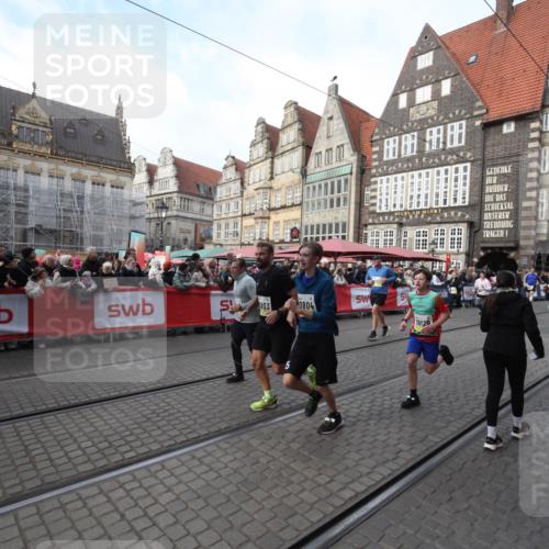 05.10.2025 - 20. swb-Marathon Bremen Yannick Fuchs http://msf.ph/oto/9308215 05.10.2025 11:02:52 Ziel 9331, 9360, 9516, 10129, 10207, 10734, 10803, 10804, 10940, 11193, 11576 meine-sportfotos.de