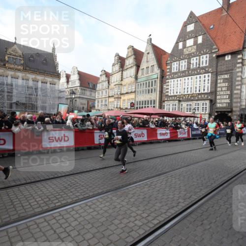 05.10.2025 - 20. swb-Marathon Bremen Yannick Fuchs http://msf.ph/oto/9308223 05.10.2025 11:02:55 Ziel 9846, 10167, 10207, 10656, 10734, 10940, 11087, 11193, 11504, 11576, 11667, 11668 meine-sportfotos.de