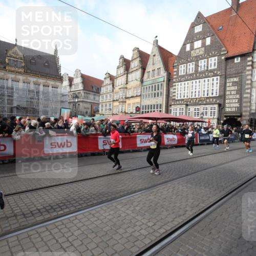 05.10.2025 - 20. swb-Marathon Bremen Yannick Fuchs http://msf.ph/oto/9308249 05.10.2025 11:03:06 Ziel 9229, 9661, 9662, 9893, 10777, 10876, 11376 meine-sportfotos.de