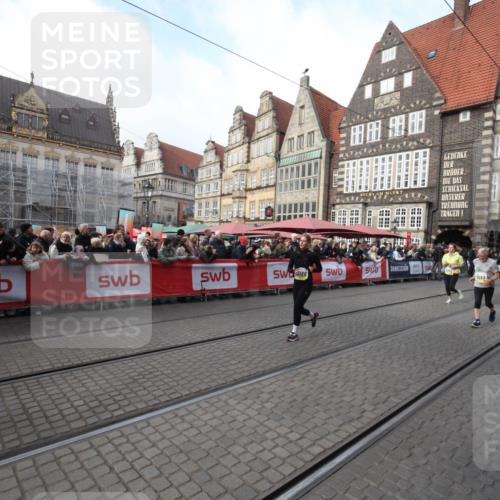 05.10.2025 - 20. swb-Marathon Bremen Yannick Fuchs http://msf.ph/oto/9308256 05.10.2025 11:03:11 Ziel 9300, 9593, 10185, 10996, 11682 meine-sportfotos.de