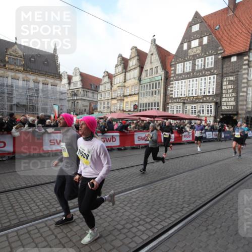 05.10.2025 - 20. swb-Marathon Bremen Yannick Fuchs http://msf.ph/oto/9308283 05.10.2025 11:03:26 Ziel 7776, 9224, 9225, 10405, 10446, 10963, 10995, 11103, 11124, 11236, 11467, 11502, 11508, 11509 meine-sportfotos.de
