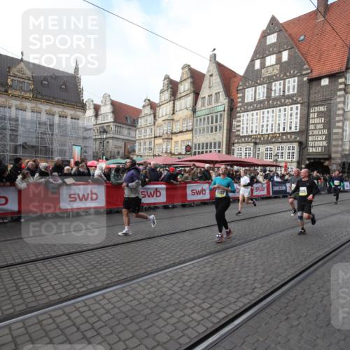 05.10.2025 - 20. swb-Marathon Bremen Yannick Fuchs http://msf.ph/oto/9308294 05.10.2025 11:03:28 Ziel 7776, 9224, 9225, 9308, 10446, 10963, 10995, 11103, 11124, 11150, 11236, 11502 meine-sportfotos.de