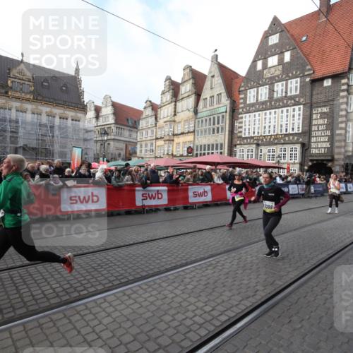 05.10.2025 - 20. swb-Marathon Bremen Yannick Fuchs http://msf.ph/oto/9308305 05.10.2025 11:03:32 Ziel 7776, 9308, 9498, 9850, 10446, 10995, 11150, 11236 meine-sportfotos.de