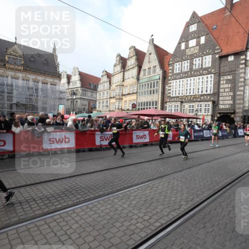 05.10.2025 - 20. swb-Marathon Bremen Yannick Fuchs http://msf.ph/oto/9308332 05.10.2025 11:03:49 Ziel 9315, 10238, 10603, 10604, 11306, 11589 meine-sportfotos.de