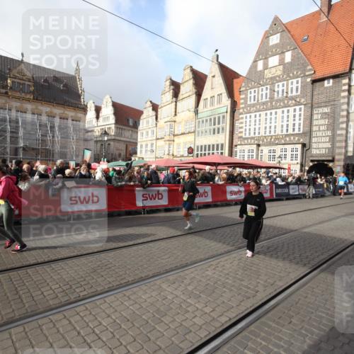 05.10.2025 - 20. swb-Marathon Bremen Yannick Fuchs http://msf.ph/oto/9308363 05.10.2025 11:04:12 Ziel 7123, 7789, 9275, 10853, 11001, 11077, 11102, 11611 meine-sportfotos.de