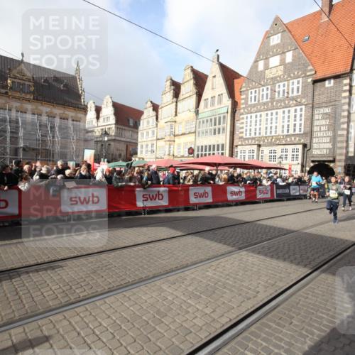 05.10.2025 - 20. swb-Marathon Bremen Yannick Fuchs http://msf.ph/oto/9308365 05.10.2025 11:04:14 Ziel 7789, 10098, 10853, 11001, 11077, 11102, 11685 meine-sportfotos.de