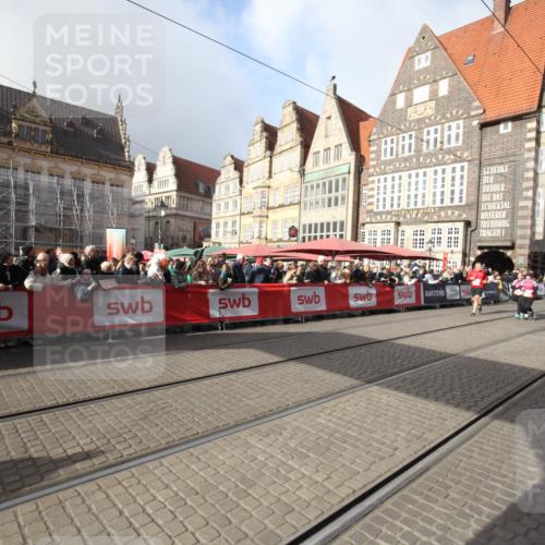 05.10.2025 - 20. swb-Marathon Bremen Yannick Fuchs http://msf.ph/oto/9308391 05.10.2025 11:04:23 Ziel 9448, 9537, 9684, 10678, 11200 meine-sportfotos.de