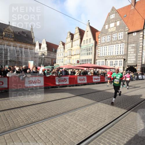 05.10.2025 - 20. swb-Marathon Bremen Yannick Fuchs http://msf.ph/oto/9308396 05.10.2025 11:04:25 Ziel 9537, 9684, 10678, 11200 meine-sportfotos.de