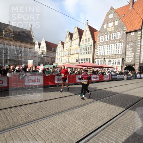 05.10.2025 - 20. swb-Marathon Bremen Yannick Fuchs http://msf.ph/oto/9308404 05.10.2025 11:04:27 Ziel 9684, 10678, 11200 meine-sportfotos.de
