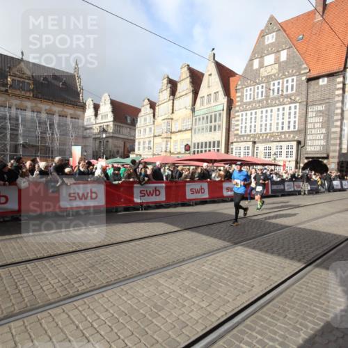05.10.2025 - 20. swb-Marathon Bremen Yannick Fuchs http://msf.ph/oto/9308410 05.10.2025 11:04:32 Ziel 8111, 9610, 10278, 10439, 10483, 11044 meine-sportfotos.de