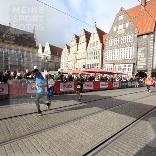 05.10.2025 - 20. swb-Marathon Bremen Yannick Fuchs http://msf.ph/oto/9308416 05.10.2025 11:04:34 Ziel 8111, 9394, 9610, 10278, 10439, 10483, 10531, 10956, 11044, 11704 meine-sportfotos.de