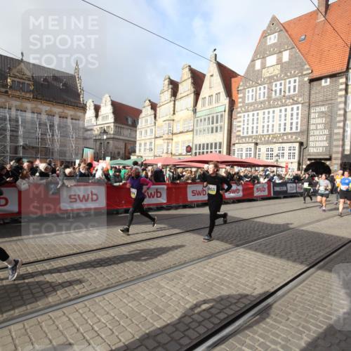 05.10.2025 - 20. swb-Marathon Bremen Yannick Fuchs http://msf.ph/oto/9308428 05.10.2025 11:04:39 Ziel 9394, 9915, 10485, 10531, 10674, 10869, 10956, 11196, 11542, 11704 meine-sportfotos.de