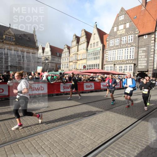 05.10.2025 - 20. swb-Marathon Bremen Yannick Fuchs http://msf.ph/oto/9308447 05.10.2025 11:04:48 Ziel 9532, 9623, 9765, 9771, 9812, 10422, 10451, 10557, 10964, 11035, 11427, 11546, 11615 meine-sportfotos.de