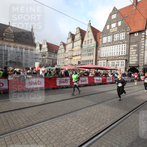 05.10.2025 - 20. swb-Marathon Bremen Yannick Fuchs http://msf.ph/oto/9308465 05.10.2025 11:04:57 Ziel 9813, 9866, 10684, 10771, 10891, 11315, 11372, 11636 meine-sportfotos.de