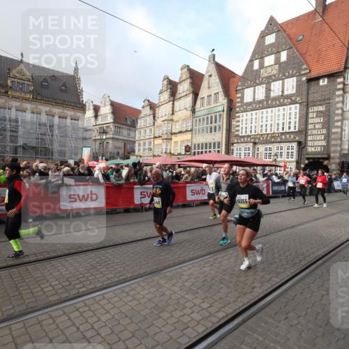 05.10.2025 - 20. swb-Marathon Bremen Yannick Fuchs http://msf.ph/oto/9308523 05.10.2025 11:05:21 Ziel 9440, 9515, 9690, 9908, 9944, 10255, 10990, 11501, 11540, 11707 meine-sportfotos.de