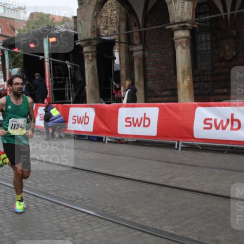 05.10.2025 - 20. swb-Marathon Bremen Yannick Fuchs http://msf.ph/oto/9316397 05.10.2025 10:35:36 Ziel 9697, 11341 meine-sportfotos.de