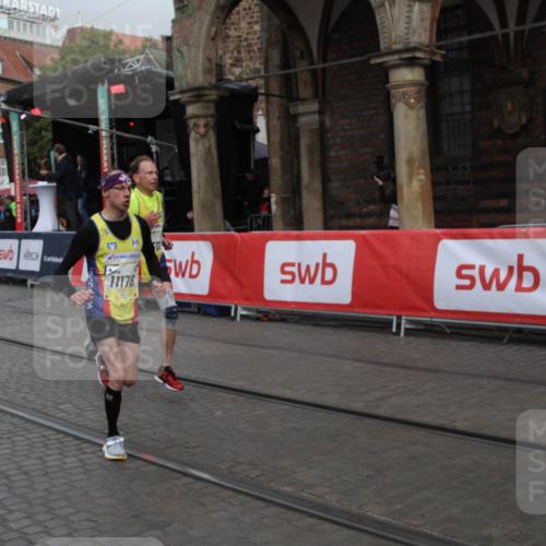 05.10.2025 - 20. swb-Marathon Bremen Yannick Fuchs http://msf.ph/oto/9316419 05.10.2025 10:37:50 Ziel 10501, 10775, 11176 meine-sportfotos.de