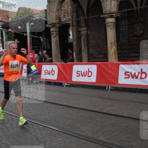 05.10.2025 - 20. swb-Marathon Bremen Yannick Fuchs http://msf.ph/oto/9316435 05.10.2025 10:39:26 Ziel 7111, 9239, 9863, 11067, 11343 meine-sportfotos.de