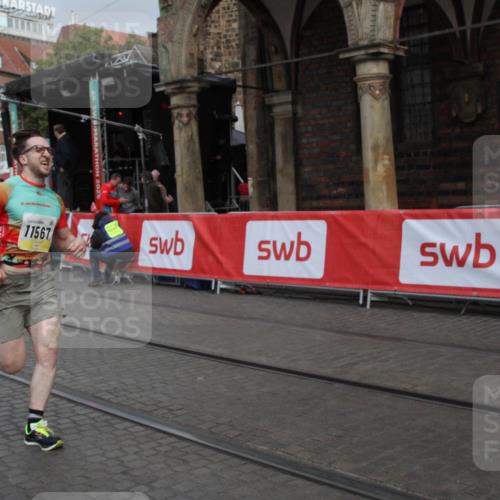 05.10.2025 - 20. swb-Marathon Bremen Yannick Fuchs http://msf.ph/oto/9316453 05.10.2025 10:40:13 Ziel 11567 meine-sportfotos.de