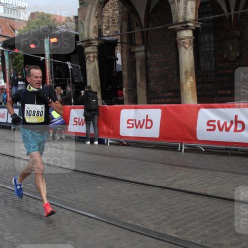 05.10.2025 - 20. swb-Marathon Bremen Yannick Fuchs http://msf.ph/oto/9316471 05.10.2025 10:41:57 Ziel 9884, 10104, 10880, 11581, 11710 meine-sportfotos.de