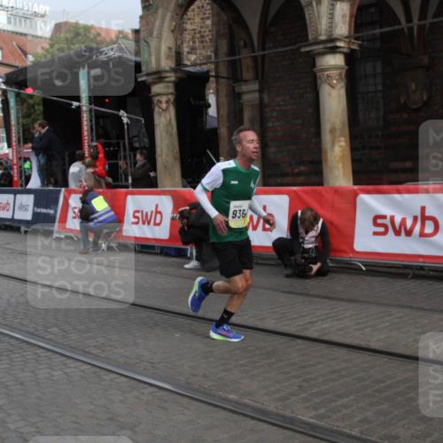 05.10.2025 - 20. swb-Marathon Bremen Yannick Fuchs http://msf.ph/oto/9316481 05.10.2025 10:42:17 Ziel 8187, 9364, 10838, 11217, 11422 meine-sportfotos.de