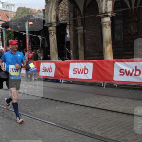 05.10.2025 - 20. swb-Marathon Bremen Yannick Fuchs http://msf.ph/oto/9316492 05.10.2025 10:42:37 Ziel 11725 meine-sportfotos.de