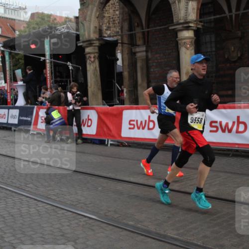 05.10.2025 - 20. swb-Marathon Bremen Yannick Fuchs http://msf.ph/oto/9316504 05.10.2025 10:43:10 Ziel 9006, 9302, 9558, 10553, 10961, 11476 meine-sportfotos.de