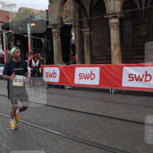 05.10.2025 - 20. swb-Marathon Bremen Yannick Fuchs http://msf.ph/oto/9316515 05.10.2025 10:43:41 Ziel 10304 meine-sportfotos.de