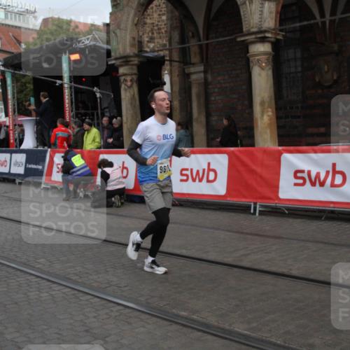 05.10.2025 - 20. swb-Marathon Bremen Yannick Fuchs http://msf.ph/oto/9316551 05.10.2025 10:45:07 Ziel 9202, 9678, 11362, 11715 meine-sportfotos.de