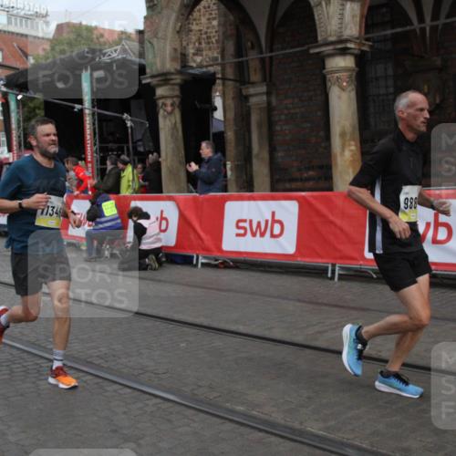05.10.2025 - 20. swb-Marathon Bremen Yannick Fuchs http://msf.ph/oto/9316564 05.10.2025 10:45:29 Ziel 9396, 9885, 10447, 11346, 11403, 11585 meine-sportfotos.de