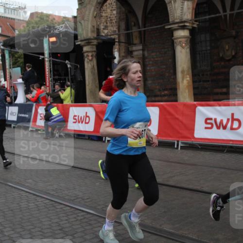 05.10.2025 - 20. swb-Marathon Bremen Yannick Fuchs http://msf.ph/oto/9316622 05.10.2025 10:47:32 Ziel 9244, 10319, 10667, 10951, 11498, 11742 meine-sportfotos.de