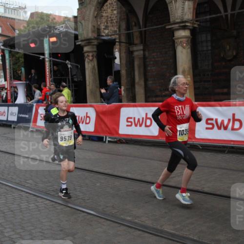 05.10.2025 - 20. swb-Marathon Bremen Yannick Fuchs http://msf.ph/oto/9316758 05.10.2025 10:50:19 Ziel 9579, 9689, 10022, 10356, 10400, 10443 meine-sportfotos.de
