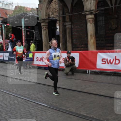 05.10.2025 - 20. swb-Marathon Bremen Yannick Fuchs http://msf.ph/oto/9316794 05.10.2025 10:50:58 Ziel 9399, 9966, 10029, 10227, 10534, 10698, 11220, 11311 meine-sportfotos.de