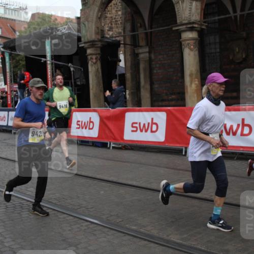 05.10.2025 - 20. swb-Marathon Bremen Yannick Fuchs http://msf.ph/oto/9316806 05.10.2025 10:51:08 Ziel 9256, 9287, 9416, 9425, 9663, 9894, 10206, 10226, 10378, 10669, 10743, 10932, 11279, 11391, 11573 meine-sportfotos.de