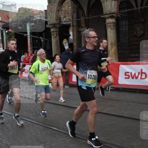 05.10.2025 - 20. swb-Marathon Bremen Yannick Fuchs http://msf.ph/oto/9316840 05.10.2025 10:52:03 Ziel 9683, 10380, 10581, 10625, 10817, 11136, 11273, 11325 meine-sportfotos.de