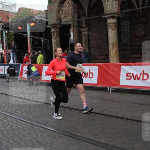 05.10.2025 - 20. swb-Marathon Bremen Yannick Fuchs http://msf.ph/oto/9316845 05.10.2025 10:52:11 Ziel 9196, 9226, 9939, 10240, 10438, 10727, 10977, 11641 meine-sportfotos.de
