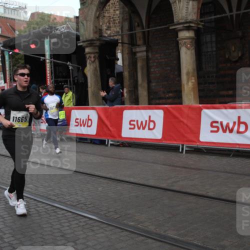 05.10.2025 - 20. swb-Marathon Bremen Yannick Fuchs http://msf.ph/oto/9316858 05.10.2025 10:52:27 Ziel 9172, 9584, 10507, 10719, 11528, 11665 meine-sportfotos.de