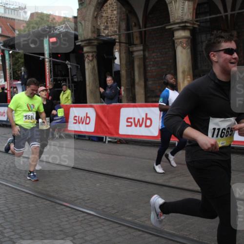 05.10.2025 - 20. swb-Marathon Bremen Yannick Fuchs http://msf.ph/oto/9316859 05.10.2025 10:52:28 Ziel 9172, 9584, 10241, 10507, 10719, 11528, 11665 meine-sportfotos.de