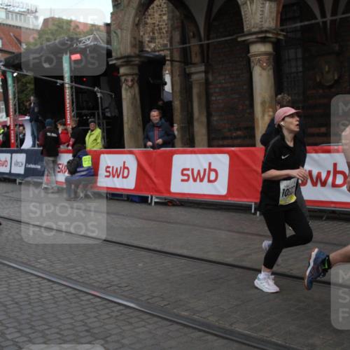 05.10.2025 - 20. swb-Marathon Bremen Yannick Fuchs http://msf.ph/oto/9316861 05.10.2025 10:52:29 Ziel 9172, 9584, 10241, 10507, 10719, 11528 meine-sportfotos.de