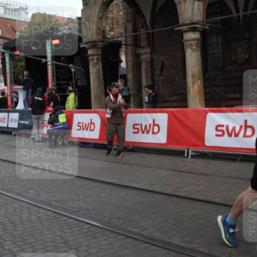 05.10.2025 - 20. swb-Marathon Bremen Yannick Fuchs http://msf.ph/oto/9316886 05.10.2025 10:52:57 Ziel 9284, 9830, 9985, 10514, 10955 meine-sportfotos.de