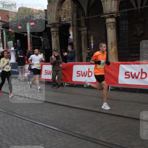 05.10.2025 - 20. swb-Marathon Bremen Yannick Fuchs http://msf.ph/oto/9316889 05.10.2025 10:53:04 Ziel 9187, 9650, 9918, 10064, 10539, 10779, 11259, 11398, 11411, 11450, 11722 meine-sportfotos.de