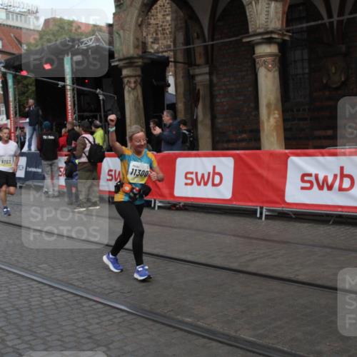 05.10.2025 - 20. swb-Marathon Bremen Yannick Fuchs http://msf.ph/oto/9316897 05.10.2025 10:53:13 Ziel 9449, 9703, 9834, 10128, 10242, 10349, 10460, 10466, 11300 meine-sportfotos.de